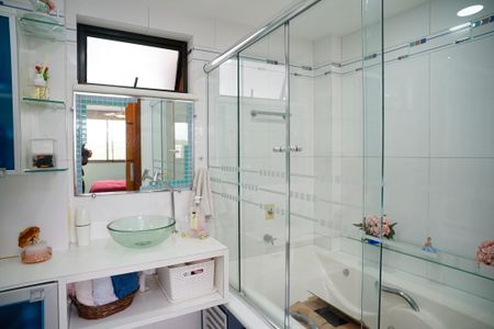 Apartamento à venda com 203m², 3 quartos e 2 vagasBanheiro Suíte