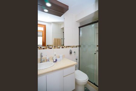 Apartamento à venda com 203m², 3 quartos e 2 vagasBanheiro Social