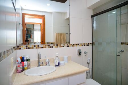 Apartamento à venda com 203m², 3 quartos e 2 vagasBanheiro Social