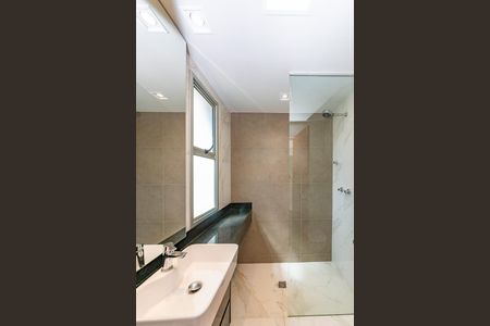 Apartamento para alugar com 65m², 2 quartos e 2 vagasBanheiro da Suíte 1