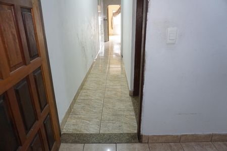 Casa para alugar com 120m², 3 quartos e 2 vagasCorredor