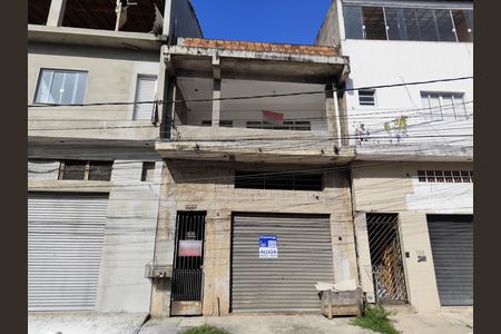 Casa para alugar com 120m², 3 quartos e 2 vagas Casa para alugar com 120m², 3 quartos e 2 vagasFachada