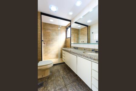 Apartamento à venda com 360m², 3 quartos e 4 vagasBanheiro da Suíte 3