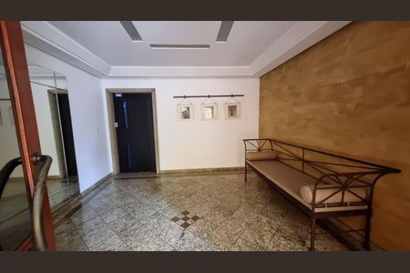 Apartamento à venda com 360m², 3 quartos e 4 vagasHall social