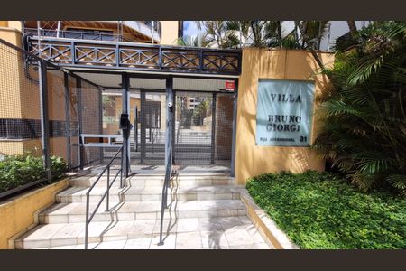 Apartamento à venda com 360m², 3 quartos e 4 vagasFachada