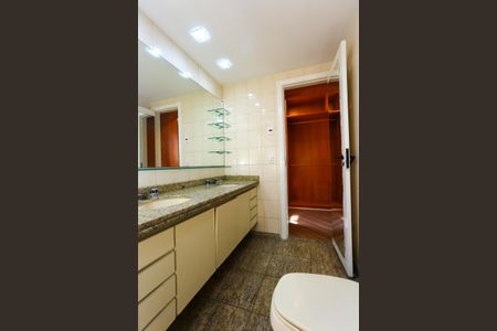 Apartamento à venda com 360m², 3 quartos e 4 vagasBanheiro da Suíte 3