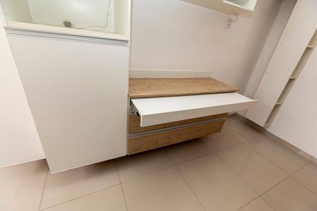 Cozinha de apartamento à venda com 2 quartos, 56m² em Jardim Myrian Moreira da Costa, Campinas