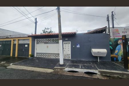 Casa de condomínio para alugar com 51m², 2 quartos e 1 vaga Casa de condomínio para alugar com 51m², 2 quartos e 1 vagaFachada