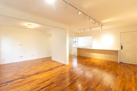 Apartamento para alugar com 122m², 3 quartos e 2 vagas Apartamento para alugar com 122m², 3 quartos e 2 vagasSala