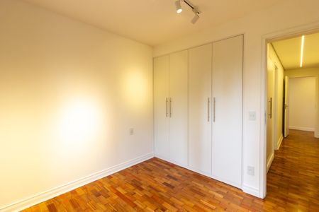 Apartamento para alugar com 122m², 3 quartos e 2 vagas Apartamento para alugar com 122m², 3 quartos e 2 vagasQuarto 2