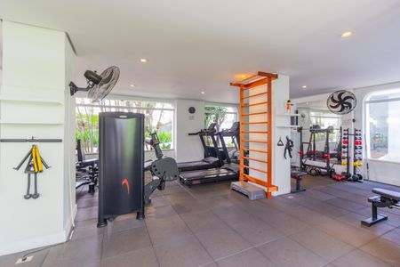 Apartamento para alugar com 122m², 3 quartos e 2 vagas Apartamento para alugar com 122m², 3 quartos e 2 vagasÁrea comum - Academia