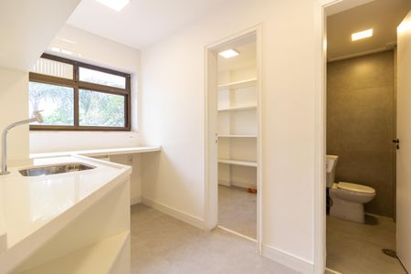 Apartamento para alugar com 122m², 3 quartos e 2 vagas Apartamento para alugar com 122m², 3 quartos e 2 vagasÁrea de Serviço