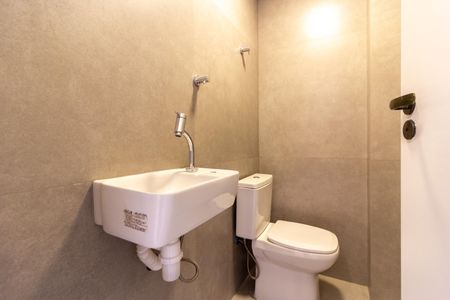 Apartamento para alugar com 122m², 3 quartos e 2 vagas Apartamento para alugar com 122m², 3 quartos e 2 vagasBanheiro de Serviço