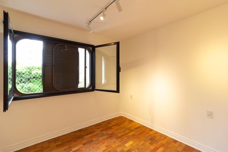 Quarto 2 de apartamento para alugar com 3 quartos, 122m² em Jardim Paulista, São Paulo