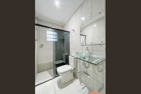 Casa à venda com 138m², 3 quartos e 2 vagas Casa à venda com 138m², 3 quartos e 2 vagasBanheiro social 2