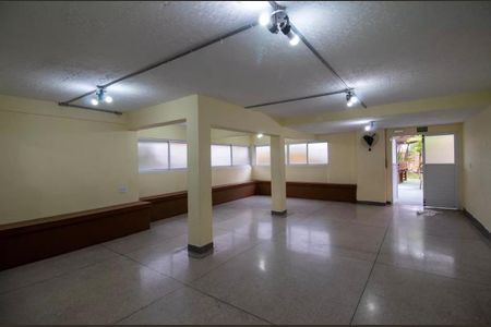 Apartamento para alugar com 60m², 2 quartos e 1 vagaÁrea comum - Salão de festas