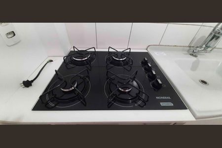 Cozinha de kitnet/studio para alugar com 1 quarto, 25m² em Vila Butantã, São Paulo