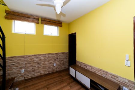 Sala de casa para alugar com 1 quarto, 50m² em Santa Efigênia, Belo Horizonte