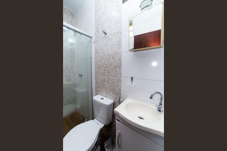 Banheiro de casa para alugar com 1 quarto, 50m² em Santa Efigênia, Belo Horizonte
