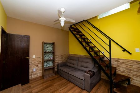 Sala de casa para alugar com 1 quarto, 50m² em Santa Efigênia, Belo Horizonte