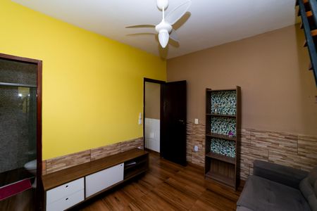 Sala de casa para alugar com 1 quarto, 50m² em Santa Efigênia, Belo Horizonte