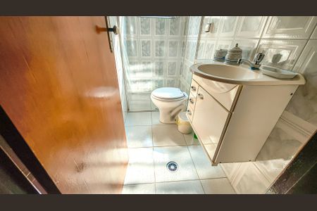 Casa à venda com 150m², 4 quartos e 1 vagaBanheiro