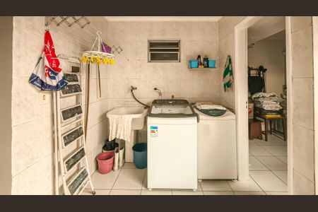 Casa à venda com 150m², 4 quartos e 1 vagaÁrea de Serviço