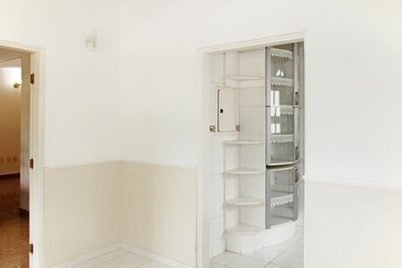 Casa de condomínio para alugar com 680m², 5 quartos e 5 vagasCorredor