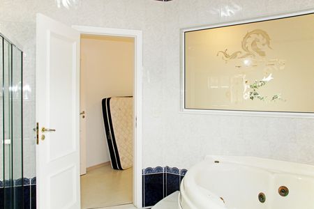 Casa de condomínio para alugar com 680m², 5 quartos e 5 vagasBanheiro da Suíte 3