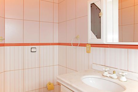 Casa de condomínio para alugar com 680m², 5 quartos e 5 vagasBanheiro da Suíte 2