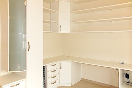 Casa de condomínio para alugar com 680m², 5 quartos e 5 vagasDespensa