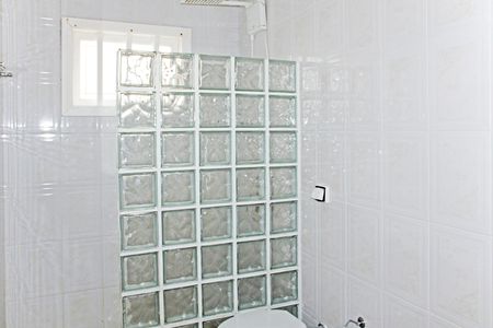 Casa de condomínio para alugar com 680m², 5 quartos e 5 vagasBanheiro de serviço