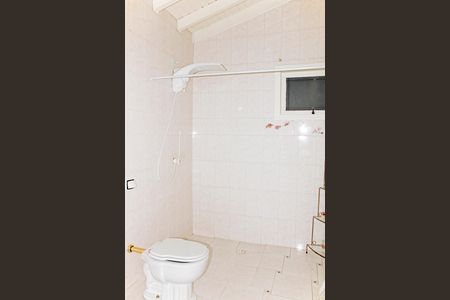 Casa de condomínio para alugar com 680m², 5 quartos e 5 vagasBanheiro da Suíte 4