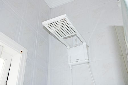 Casa de condomínio para alugar com 680m², 5 quartos e 5 vagasBanheiro de serviço