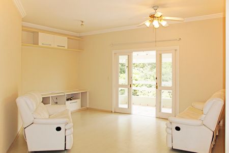 Casa de condomínio para alugar com 680m², 5 quartos e 5 vagasQuarto