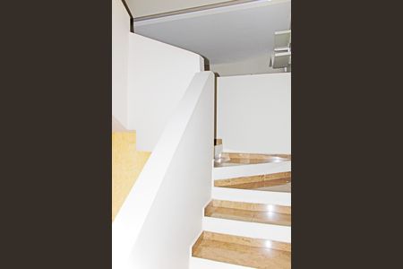 Casa de condomínio para alugar com 680m², 5 quartos e 5 vagasCorredor