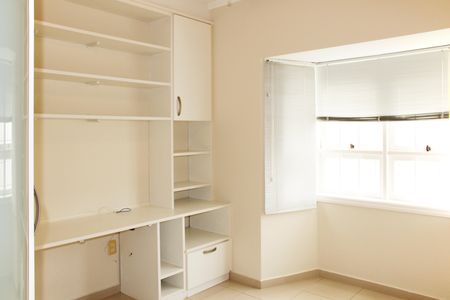 Casa de condomínio para alugar com 680m², 5 quartos e 5 vagasDespensa