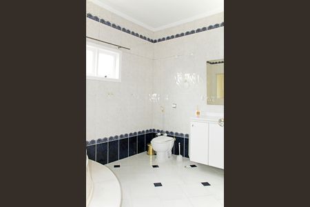 Casa de condomínio para alugar com 680m², 5 quartos e 5 vagasBanheiro da Suíte 3