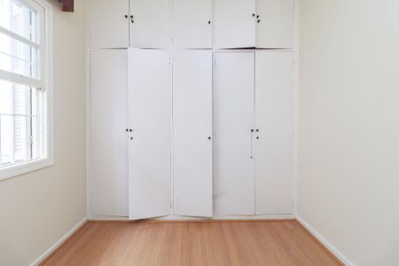 Quarto 2 de casa para alugar com 3 quartos, 180m² em Vila Cordeiro, São Paulo