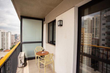 Studio para alugar com 33m², 1 quarto e 1 vaga Studio para alugar com 33m², 1 quarto e 1 vagaVaranda Studio