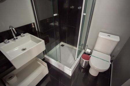 Studio para alugar com 33m², 1 quarto e 1 vaga Studio para alugar com 33m², 1 quarto e 1 vagaBanheiro Social