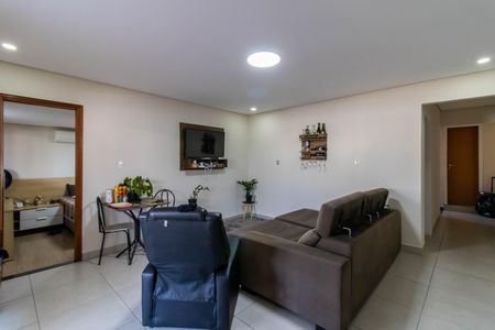 Sala de casa para alugar com 2 quartos, 700m² em Vila Adelaide Perella, Guarulhos