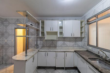 Cozinha de casa para alugar com 2 quartos, 130m² em Vila Ré, São Paulo