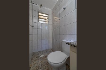 Banheiro da Suíte de casa para alugar com 2 quartos, 130m² em Vila Ré, São Paulo