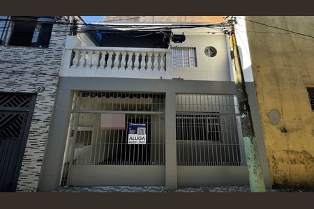 Fachada+Placa  de casa para alugar com 2 quartos, 130m² em Vila Ré, São Paulo