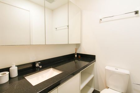 Banheiro de apartamento para alugar com 1 quarto, 38m² em Marechal Rondon, Canoas