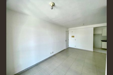 Apartamento para alugar com 76m², 3 quartos e 1 vagaSala