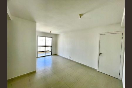 Apartamento para alugar com 76m², 3 quartos e 1 vagaSala