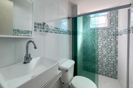 Banheiro Social de apartamento para alugar com 2 quartos, 53m² em Santa Terezinha, São Bernardo do Campo