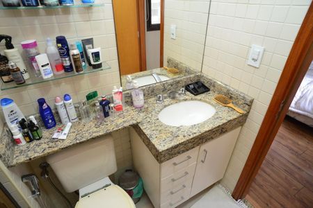 Banheiro Suíte 2 de apartamento para alugar com 2 quartos, 81m² em Barra da Tijuca, Rio de Janeiro